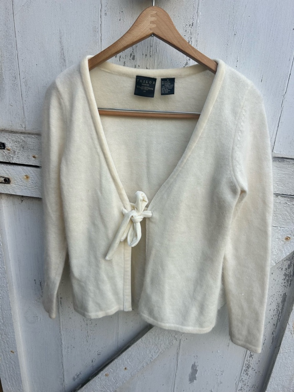 Tailor B. Moss Mohair and Velvet Cream Tie-Front V-Neck Cardigan